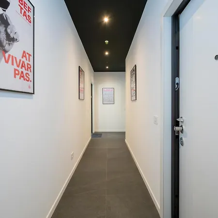Brand New Modern Studio, Bocconi 10 Min Walk Apartment *