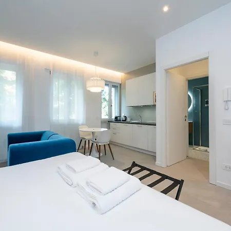 Brand New Modern Studio, Bocconi 10 Min Walk * Milan